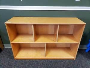 lot 28 image: Wooden 5 Compartment Classroom Storage Cabinet
