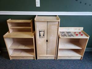 lot 46 image: Kaplan Wooden Classroom Kitchen.  Includes Hutch, Stove & Refrigerator