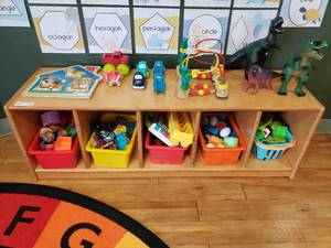 lot 89 image: Wooden 5 Compartment Classroom Storage Cabinet
