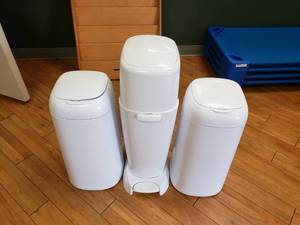 lot 93 image: Lot of 3 Diaper Genies