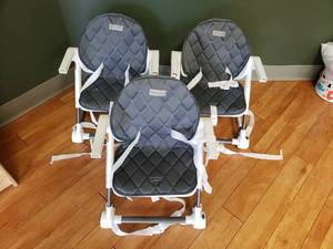 lot 94 image: Lot of 3 Monbebe Portable Folding Booster Chairs w Removeable Food Tray, Model BO100GZP