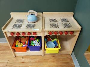 lot 115 image: Lot of 2 Kaplan Wooden Play Kitchen Furniture Stoves w Play Food