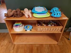lot 117 image: Wooden 2 Shelf Classroom Storage Cabinet
