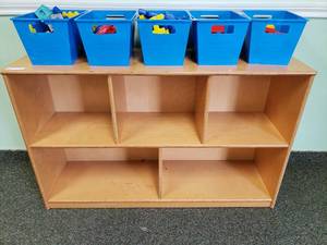 lot 99 image: Wooden 5 Compartment Classroom Storage Cabinet