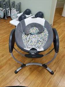 lot 146 image: Graco Baby Soothing System LX Gliding Swing