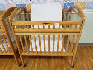 lot 179 image: Angeles Compact Safe-T-Side Crib w Mattress