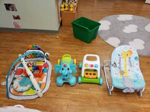 lot 181 image: Lot of 4 Misc Baby Toys & Items.  Bouncer, Play Mat & Walkers