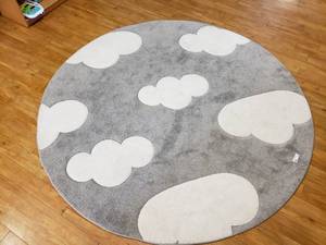 lot 171 image: Pace Home Cosmo Round Rug.  6 7 Diameter