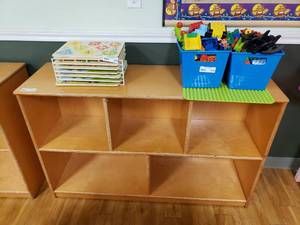 lot 237 image: Wooden 5 Compartment Classroom Storage Cabinet