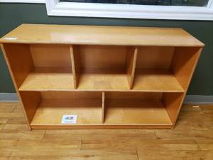 lot 245 image: Wooden 5 Compartment Classroom Storage Cabinet