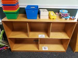 lot 266 image: Wooden 5 Compartment Classroom Storage Cabinet