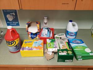 lot 281 image: Lot of Misc Cleaning Supplies