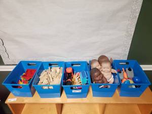 lot 286 image: Lot of 5 Bins w Misc Manipulatives, Toys & More