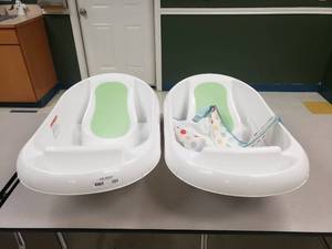 lot 293 image: Lot of 2 Hopscotch Lane Infant Bathing Tubs