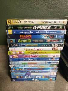 lot 307 image: Lot of 17 DVDs