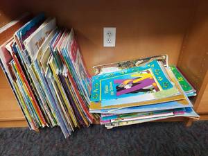 lot 315 image: Large Lot of Big Books.  Over 100.