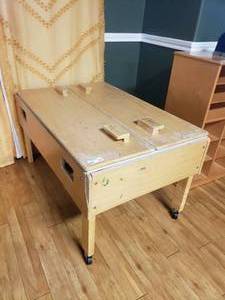 lot 324 image: Kaplan Rolling Sensory Sand & Water Table w Lid