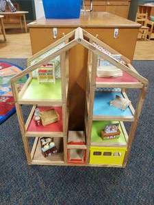 lot 345 image: Wooden Play House w Accessories