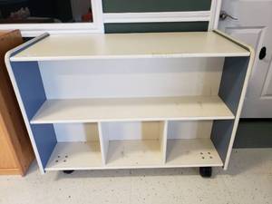 lot 422 image: Rolling Double Sided 8 Compartment Classroom Storage Cabinet