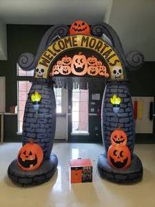 lot 426 image: Large Halloween Welcome Mortals Inflatable Archway.  10 9 Tall