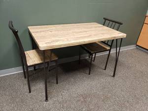 lot 443 image: Dining Table w 2 Chairs.  Matches Lots 469 & 470