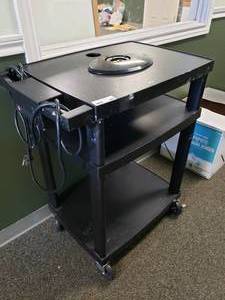 lot 461 image: Rolling Media Cart w Power
