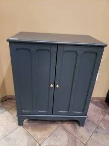 lot 464 image: Beautiful Hutch w Shelving.  Matches Lots 440, 441, 465 & 466