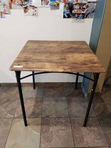 lot 469 image: Square Dining Table.  Matches Lots 443 & 470