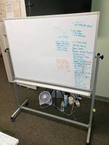 lot 484 image: Double Sided Rolling White Board