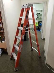 lot 527 image: Louisville 6 Fiberglass A-Frame Ladder, Model FS1506