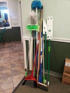 lot 129 image: Lot of Misc Brooms
