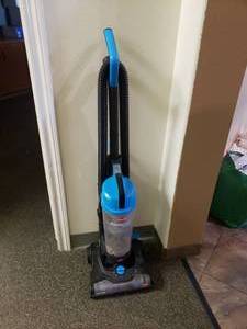 lot 528 image: Bissell power swift vacuum