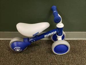 lot 541 image: Ayeku Tricycle Scooter
