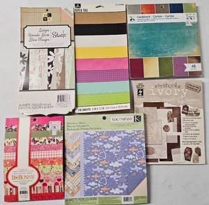 lot 49 image: LOT OF ASSORTED CRAFTING  SCRAPBOOKING PAPER AS SHOWN.