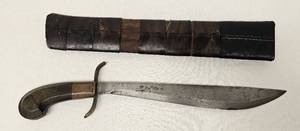 lot 56 image: VINTAGE 19.5 INCH MACHETE-STYLE SWORD WITH SHEATH AS SHOWN. INDONESIAN