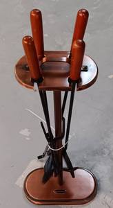 lot 104 image: SMITH & HAWKEN FIREPLACE TOOL SET AS SHOWN.