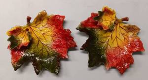 lot 121 image: TWO FALL  THANKSGIVING THEMED SERVING PLATTERS AS SHOWN.