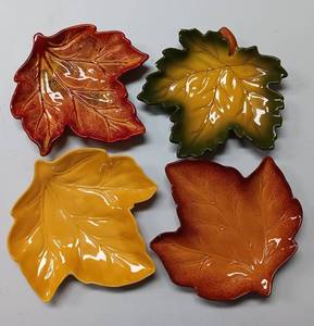 lot 123 image: FOUR FALL  THANKSGIVING THEMED SERVING PLATES AS SHOWN.