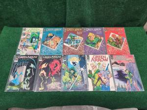 lot 61 image: Selection of The Green Arrow comic books - DC Comics