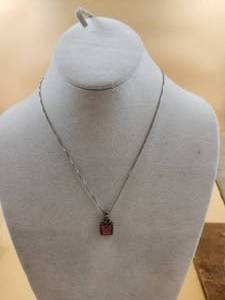 lot 10 image: Selection of Jewelry