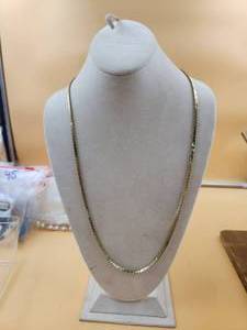 lot 40 image: Selection of Jewelry