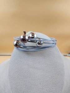 lot 131 image: Selection of Jewelry