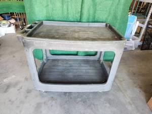 lot 42 image: Toter plastic shop cart