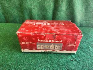 lot 47 image: Snowman Central 5-piece tabletop set