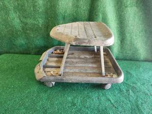 lot 113 image: Rolling mechanic stool