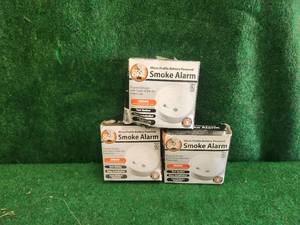 lot 186 image: Selection of 3 micro smoke alarms