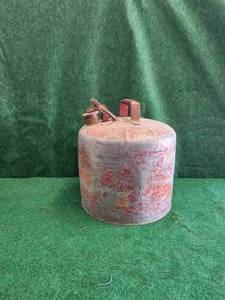 lot 226 image: Vintage metal gas can
