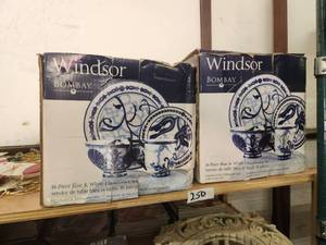 lot 250 image: Windsor Bombay blue & white dinnerware sets - 16-piece sets