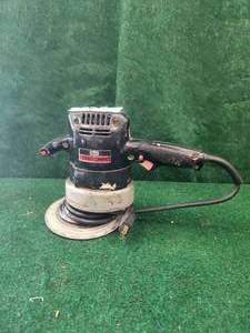 lot 268 image: Craftsman buffer