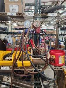 lot 283 image: AC gauge set